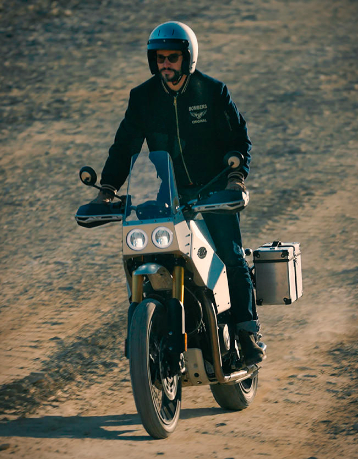 baak-1200-aventures-motorcycle-5.jpg | Image