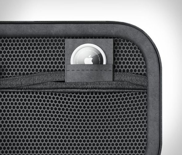 belkin-nintendo-switch-2-charging-case-pro-4.jpg | Image