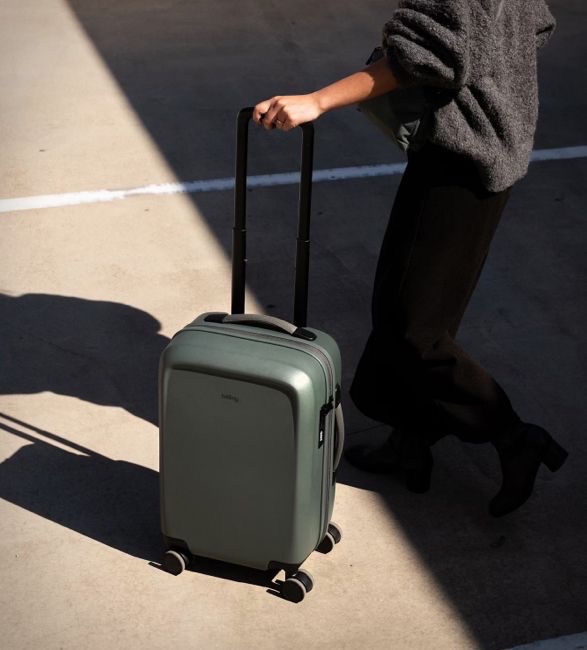 bellroy-transit-carry-on-6_Large.jpeg