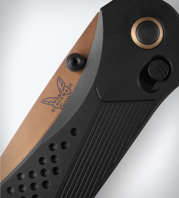 benchmade-710-axis-lock-knife-6.jpeg