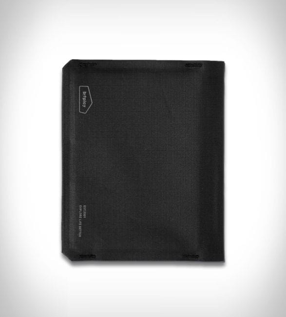 bitplay-slim-bifold-passport-holder-2.jpg | Image
