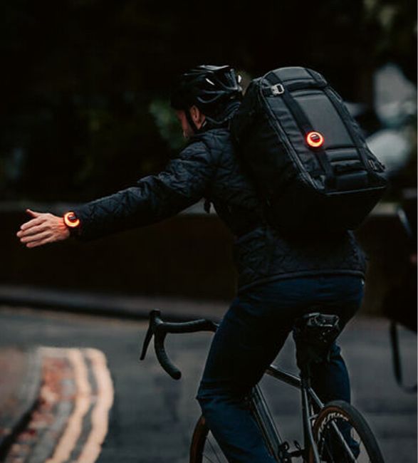 blinko-wearable-outdoor-safety-light-6.jpg | Image