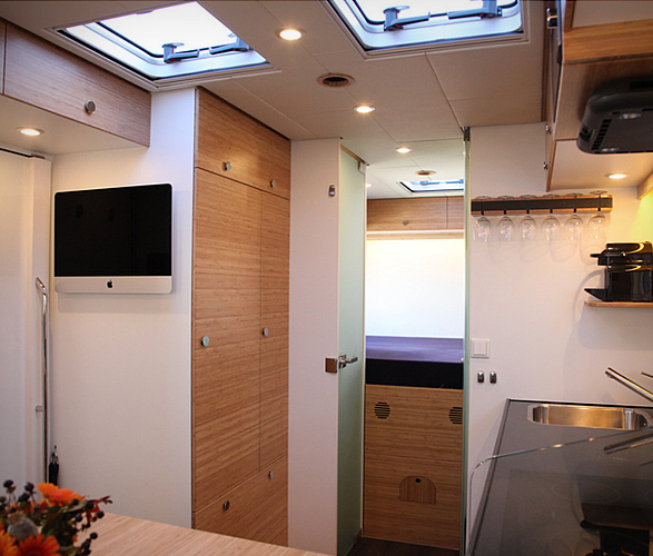 bliss-mobil-expedition-vehicle-10.jpg