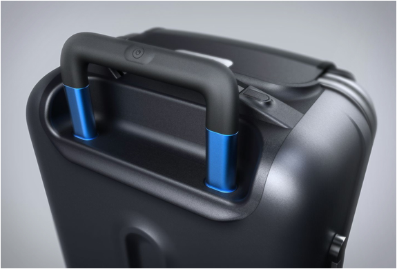 bluesmart-smart-carry-on-5.jpg | Image