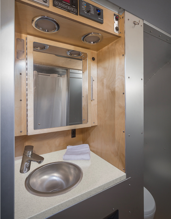 bowlus-heritage-edition-camping-trailer-5.jpg | Image