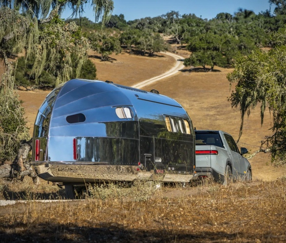 bowlus-volterra-electric-trailer-10.jpg