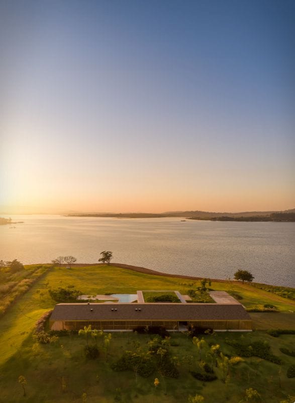 casa-celeiro-waterfront-house-2.jpg | Image