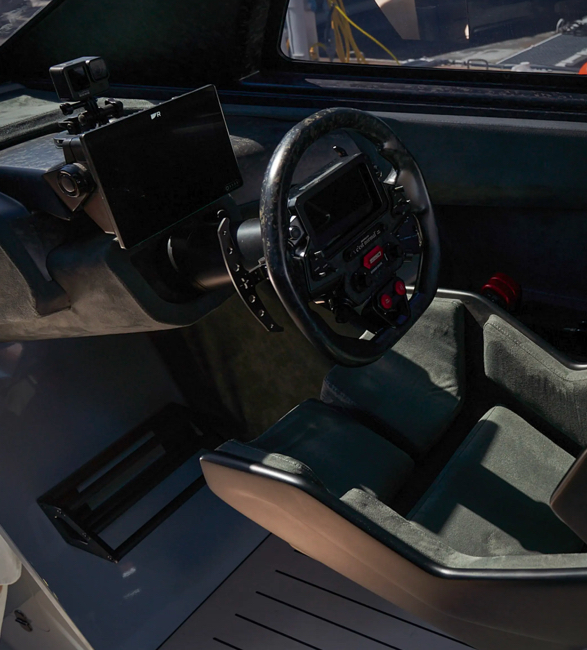 cest-normal-52r-hybrid-speedboat-6.jpg