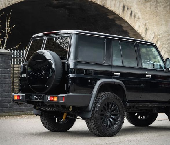 chelsea-truck-toyota-land-cruiser-70-3.jpg | Image