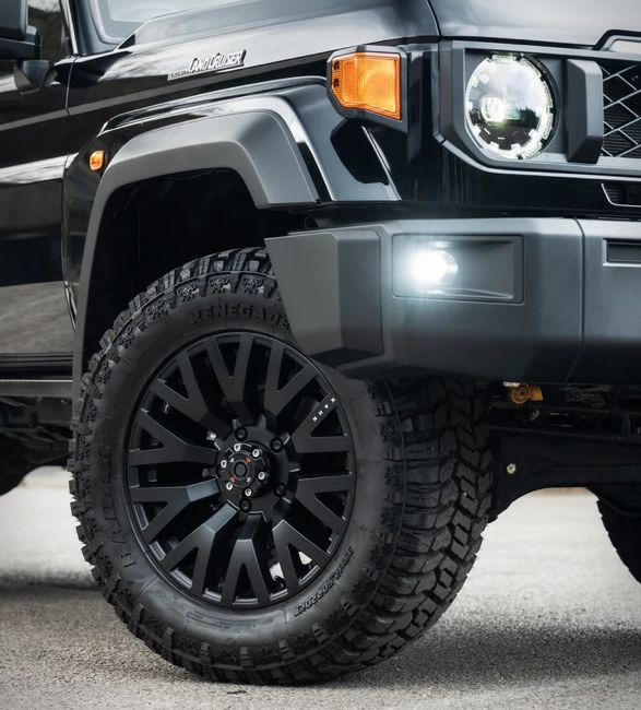 chelsea-truck-toyota-land-cruiser-70-5.jpg | Image
