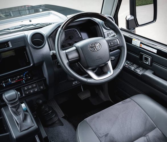 chelsea-truck-toyota-land-cruiser-70-9.jpg | Image