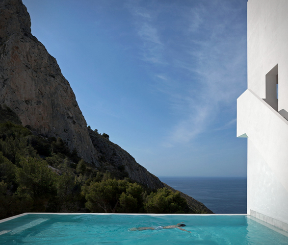 cliff-house-fran-silvestre-arquitectos-10.jpg