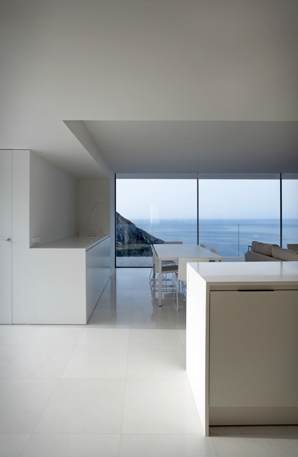 cliff-house-fran-silvestre-arquitectos-13.jpg