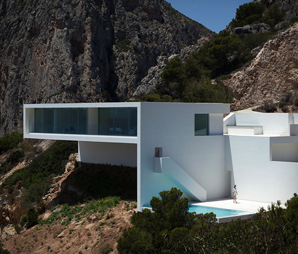 cliff-house-fran-silvestre-arquitectos-16.jpg