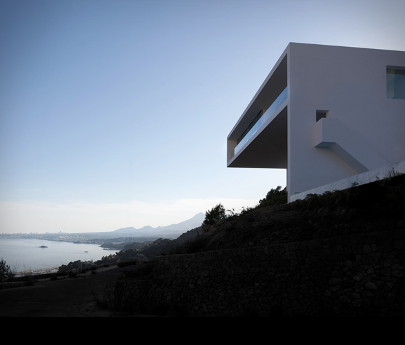 cliff-house-fran-silvestre-arquitectos-17.jpg