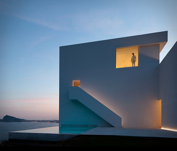 cliff-house-fran-silvestre-arquitectos-7.jpg
