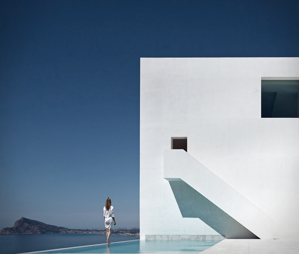 cliff-house-fran-silvestre-arquitectos-9.jpg