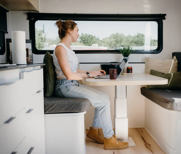coast-model-1-electric-trailer-4.jpeg | Image