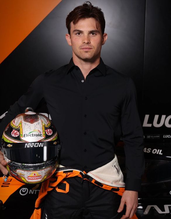 collars-&-co-apex-performance-dress-shirt-1.jpg | Image