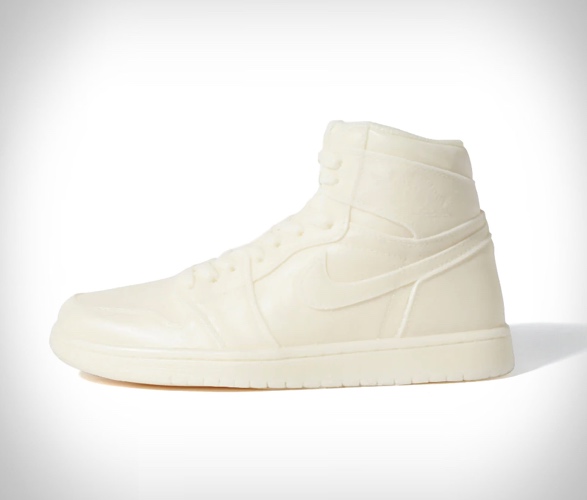 colle-vintage-sneaker-candles-2.jpg | Image