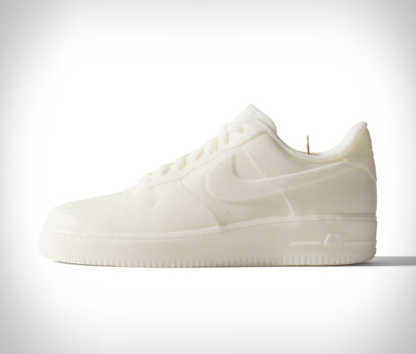 colle-vintage-sneaker-candles-4.jpg | Image