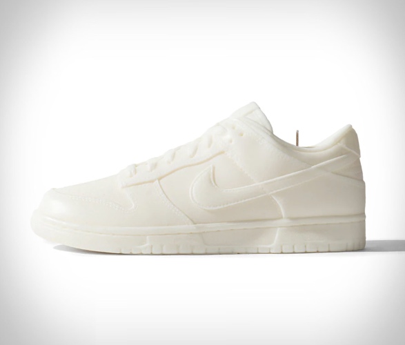 colle-vintage-sneaker-candles-9.jpg