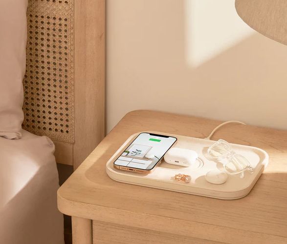 courant-mag-3-charging-tray-6.jpg