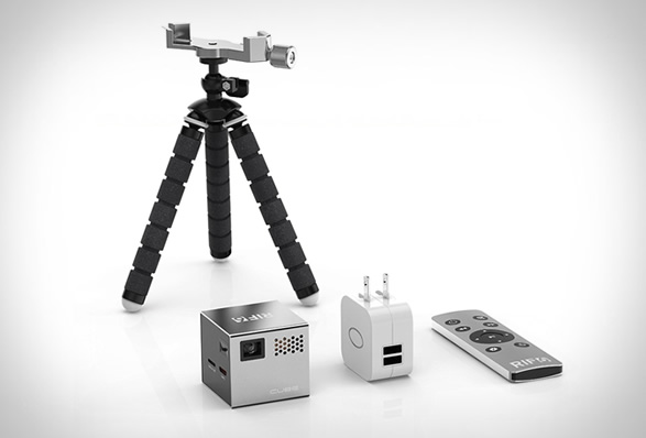 cube-mobile-projector-7.jpg
