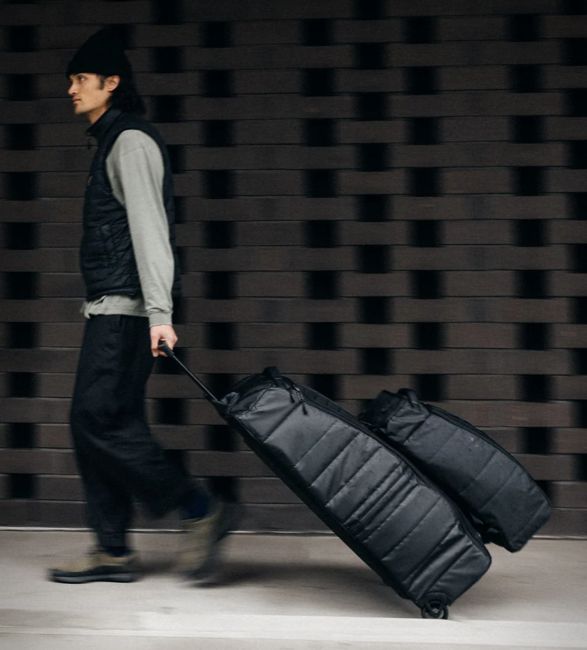db-journey-hugger-bag-2.jpg | Image