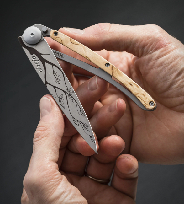 deejo-customizable-pocket-knives-6.jpeg
