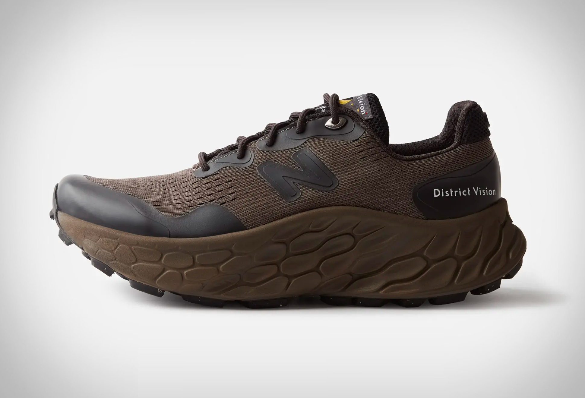 New balance mens district run online
