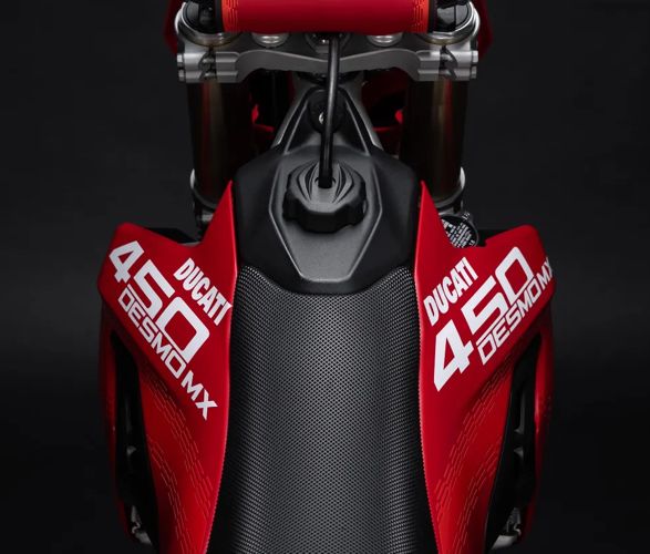 ducati-desmo450-mx-7.jpg