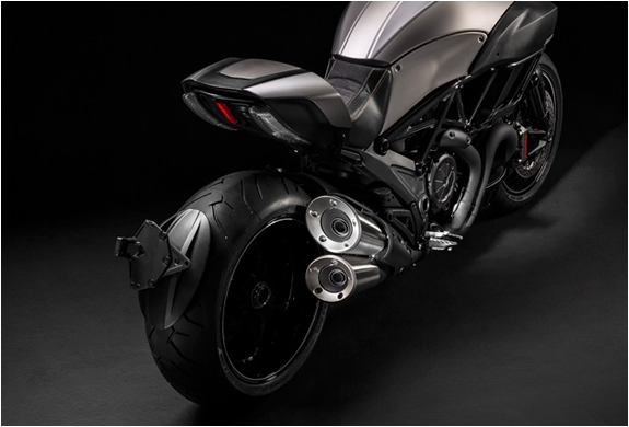 Ducati Diavel Titanium