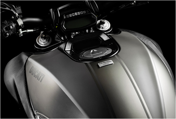 ducati-diavel-titanium-6.jpg