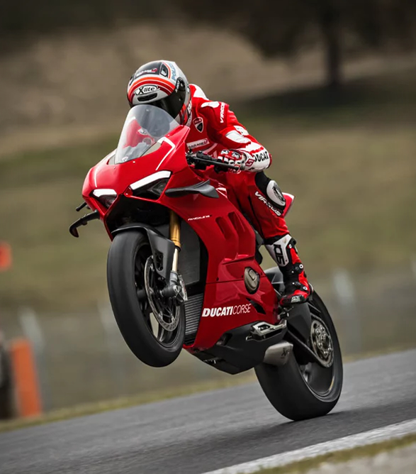 ducati-panigale-v4-r-11.jpg