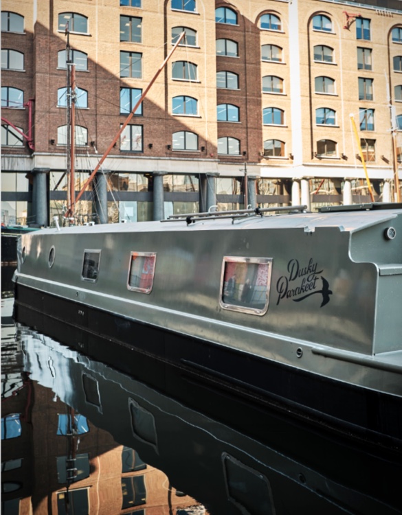 dusky-parakeet-houseboat-14.jpg
