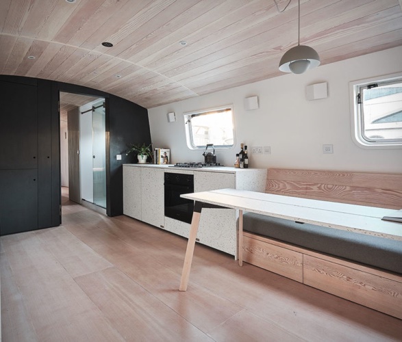 dusky-parakeet-houseboat-2.jpg | Image