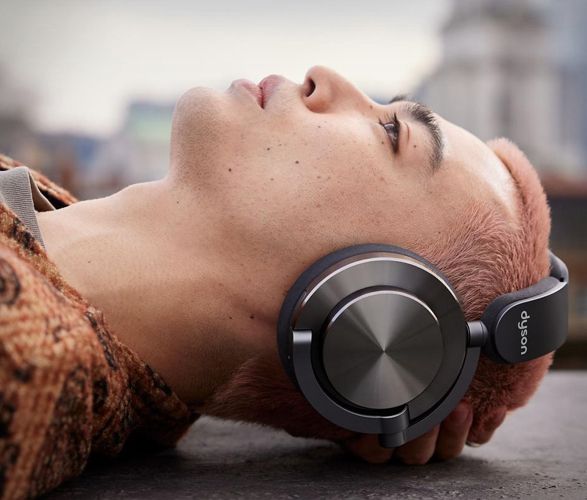 dyson-ontrac-headphones-2.jpg | Image