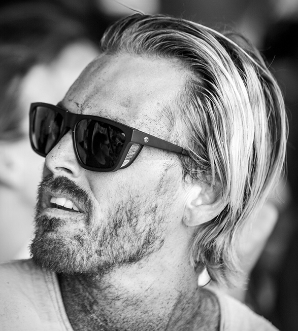 electric-road-glacier-sunglasses-3.jpg | Image