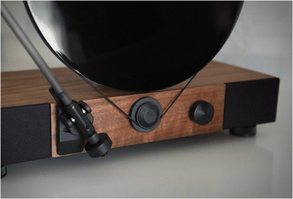 floating-record-vertical-turntable-3.jpg | Image