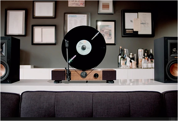 floating-record-vertical-turntable-7.jpg