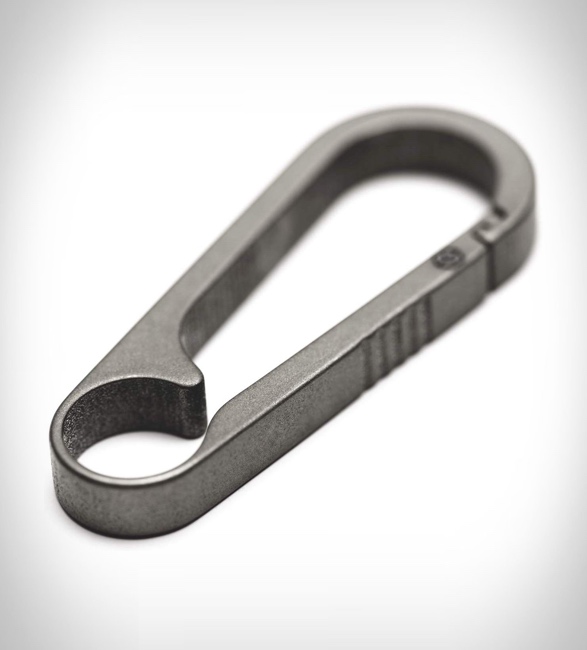 g2-titanium-carabiner-keychain-2.jpg | Image