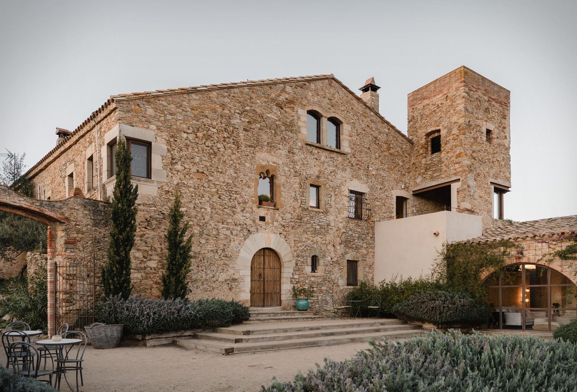 This 15th Century Girona Farmhouse Blends History With Modern Living - Image
