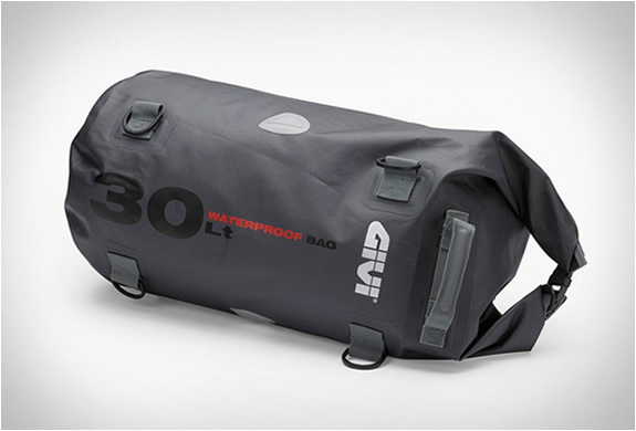givi-waterproof-motorcycle-bags-3.jpg | Image