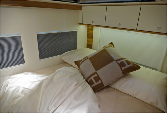 globecruiser-motor-home-11.jpg