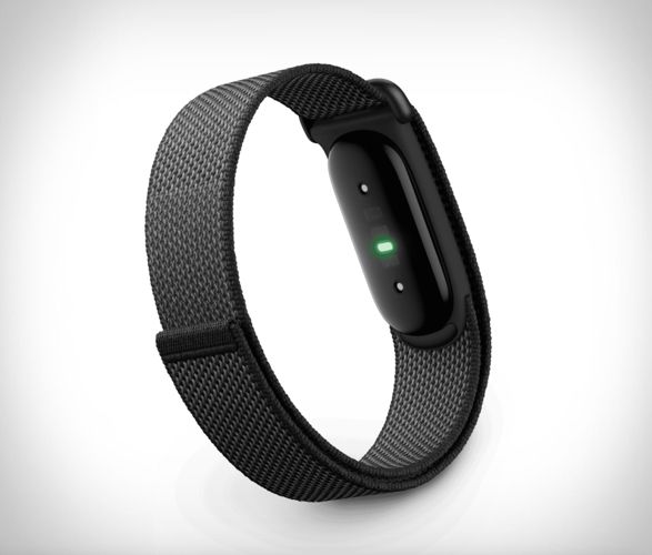 google-fitbit-air-2.jpg | Image