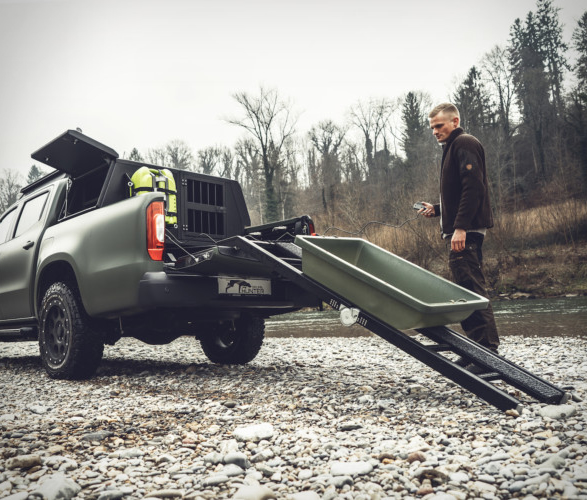 gruma-hunter-mercedes-4.jpg | Image