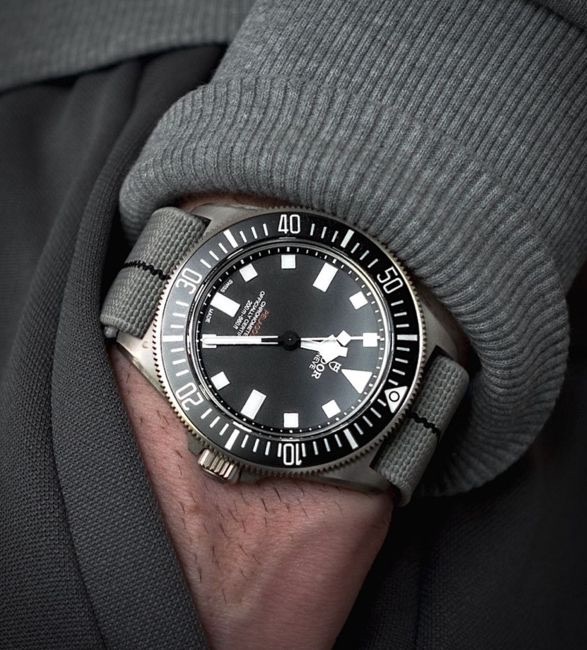 hawkrigger-utilitarian-watch-straps-8_Large.jpeg
