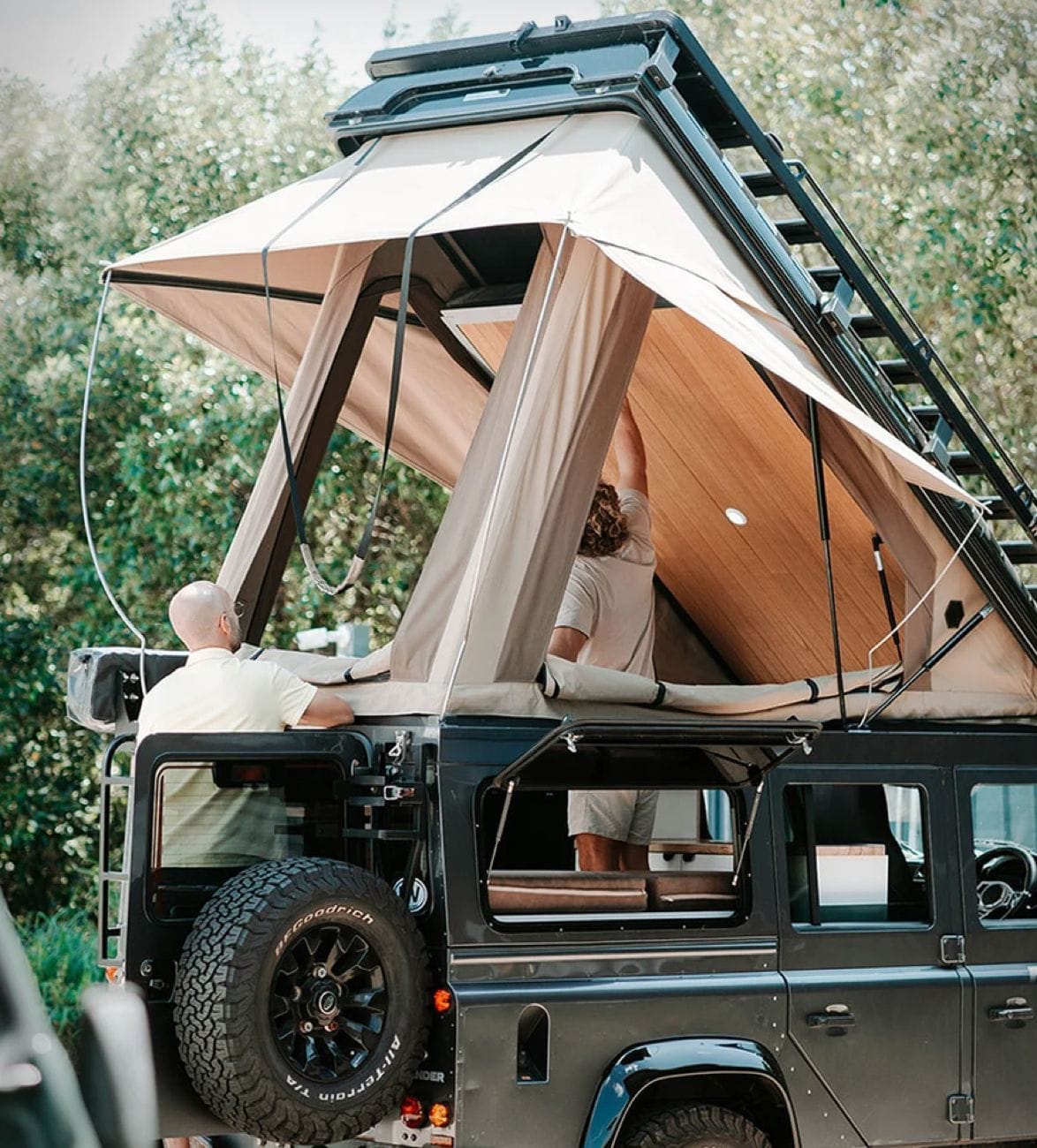 headspace-campers-land-rover-defender-110-overlanding-rig-2.jpg | Image