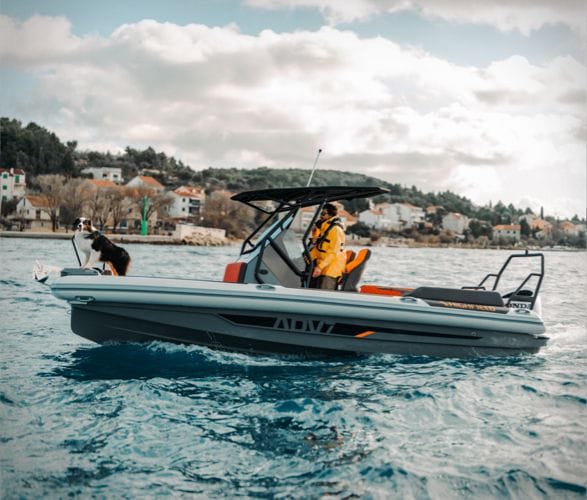 highfield-adv7-crossover-boat-10.jpg | Image